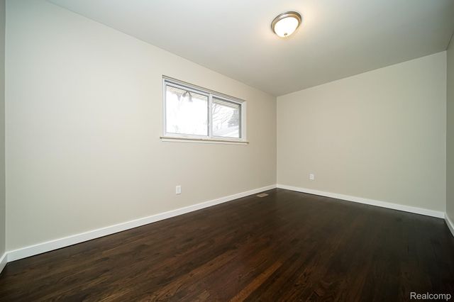 11615 Highland Drive, Warren, MI 48089