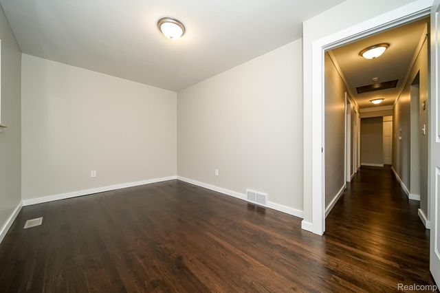 11615 Highland Drive, Warren, MI 48089