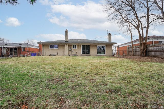 11615 Highland Drive, Warren, MI 48089