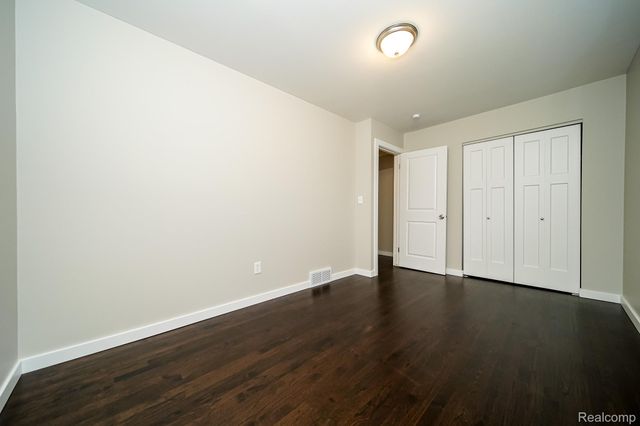 11615 Highland Drive, Warren, MI 48089