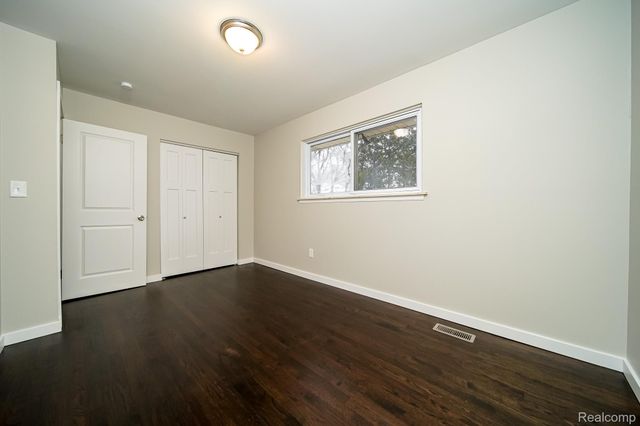 11615 Highland Drive, Warren, MI 48089