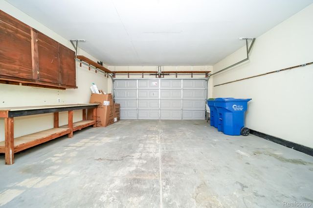 11615 Highland Drive, Warren, MI 48089