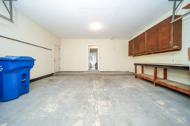 11615 Highland Drive, Warren, MI 48089