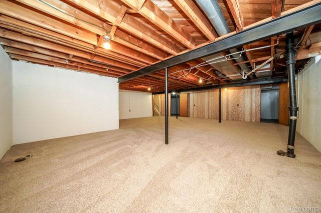 11615 Highland Drive, Warren, MI 48089