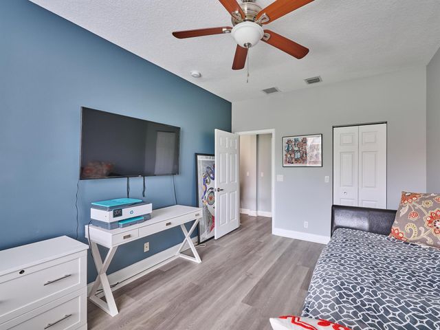 8194 Via Bolzano, Lake Worth, FL 33467