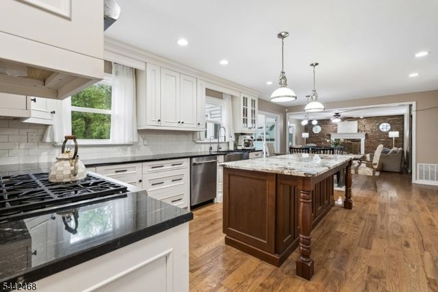 16 Wythe Ct, Montgomery Twp., NJ 08502