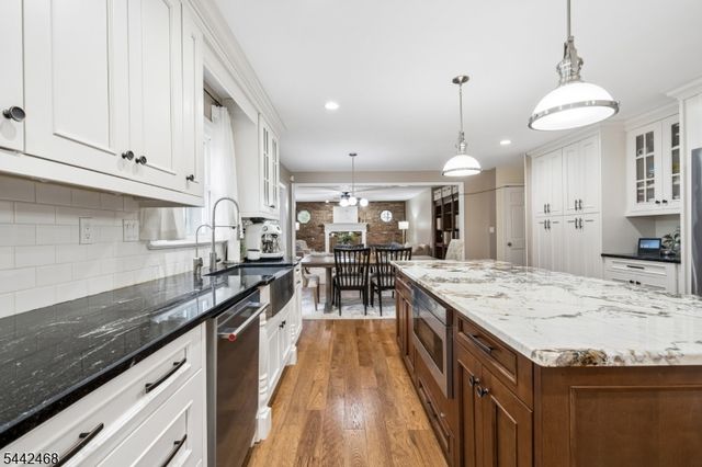 16 Wythe Ct, Montgomery Twp., NJ 08502