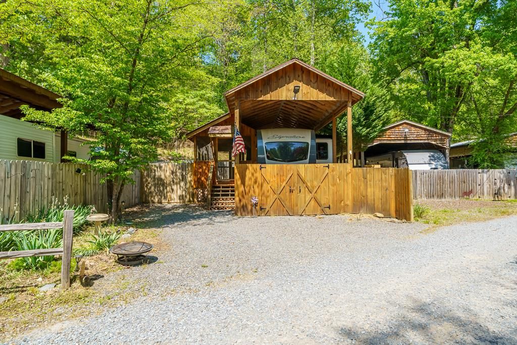 38 First Street, Ellijay, GA 30540