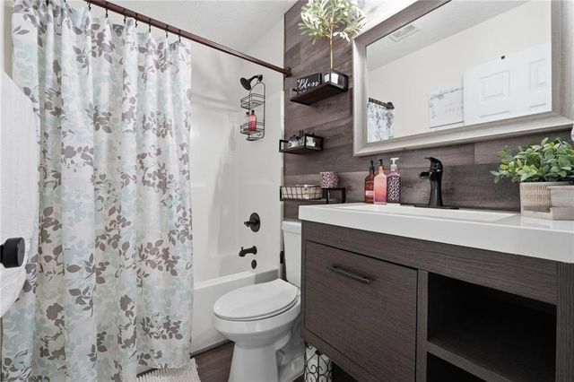 3552 Woodruff Ridge Lane, Loganville, GA 30052