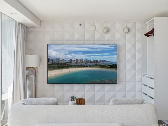2427 Kuhio Avenue 3101, Honolulu, HI 96815