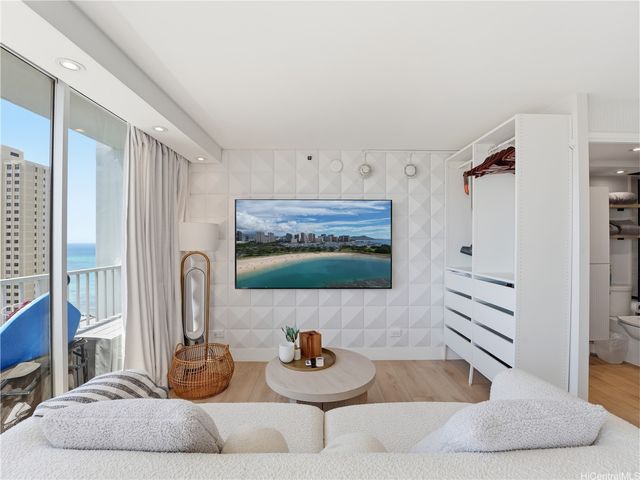 2427 Kuhio Avenue 3101, Honolulu, HI 96815