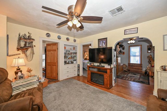 1311 Madison AVENUE, South Milwaukee, WI 53172