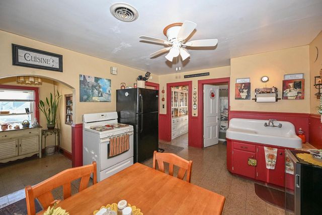 1311 Madison AVENUE, South Milwaukee, WI 53172