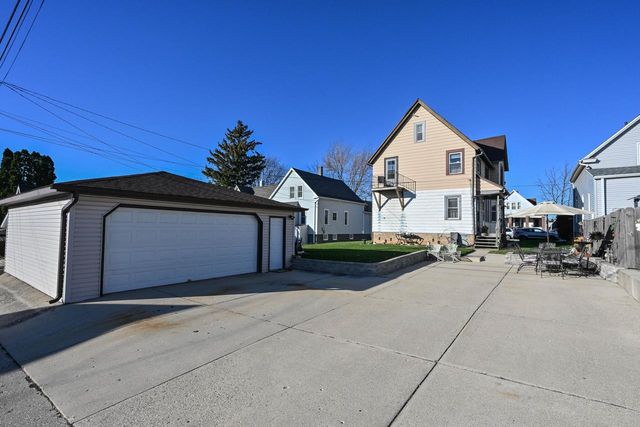 1311 Madison AVENUE, South Milwaukee, WI 53172