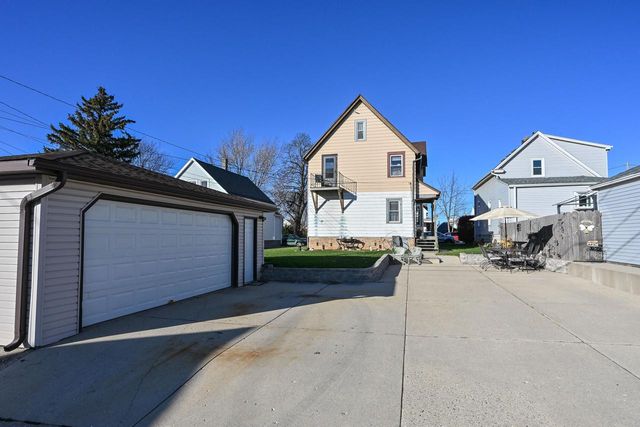 1311 Madison AVENUE, South Milwaukee, WI 53172