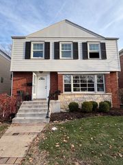 6225 N Kirkwood Avenue, Chicago, IL 60646