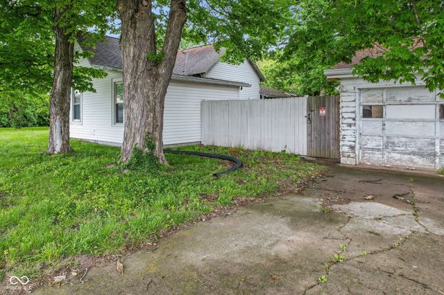 8821 Ogden Dunes Drive, Camby, IN 46113