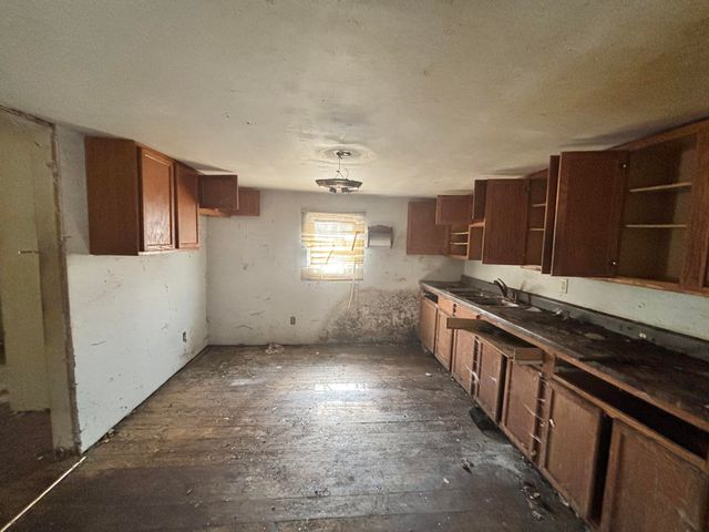 52 E 36th Avenue, Hobart, IN 46342