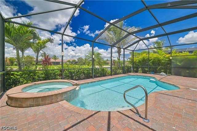 28076 Foxrock CT, Bonita Springs, FL 34135