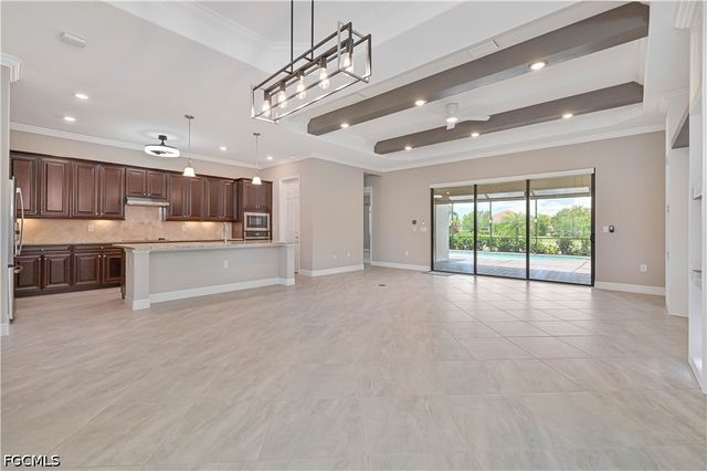 28076 Foxrock CT, Bonita Springs, FL 34135