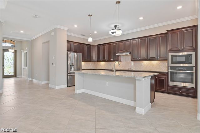 28076 Foxrock CT, Bonita Springs, FL 34135