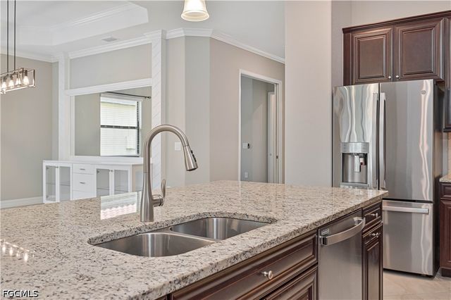 28076 Foxrock CT, Bonita Springs, FL 34135
