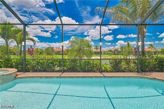 28076 Foxrock CT, Bonita Springs, FL 34135
