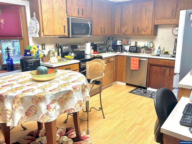 8550 Aumsville Hwy SE, Salem, OR 97317