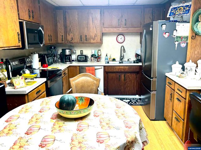 8550 Aumsville Hwy SE, Salem, OR 97317