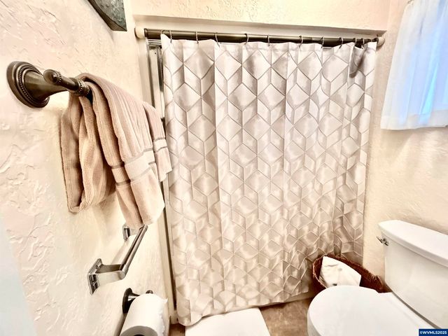 8550 Aumsville Hwy SE, Salem, OR 97317