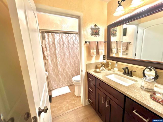 8550 Aumsville Hwy SE, Salem, OR 97317