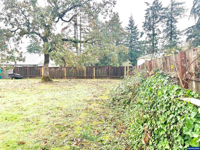 8550 Aumsville Hwy SE, Salem, OR 97317