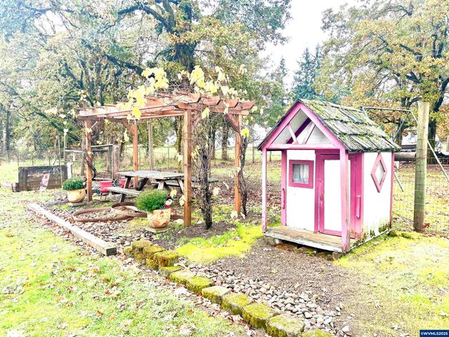 8550 Aumsville Hwy SE, Salem, OR 97317