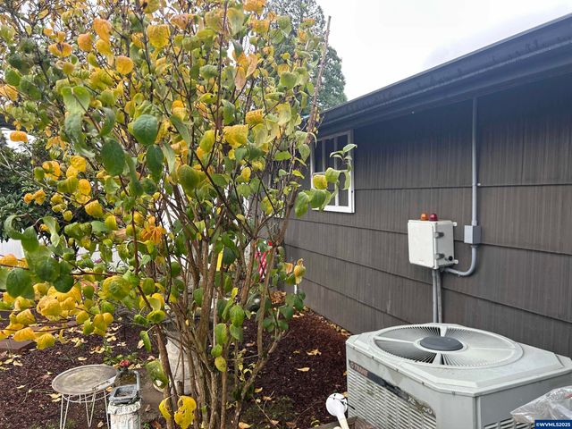 8550 Aumsville Hwy SE, Salem, OR 97317