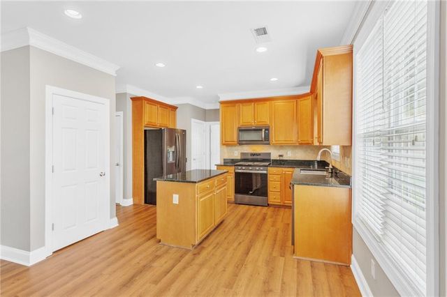 5751 Vinings Place Court SE, Mableton, GA 30126