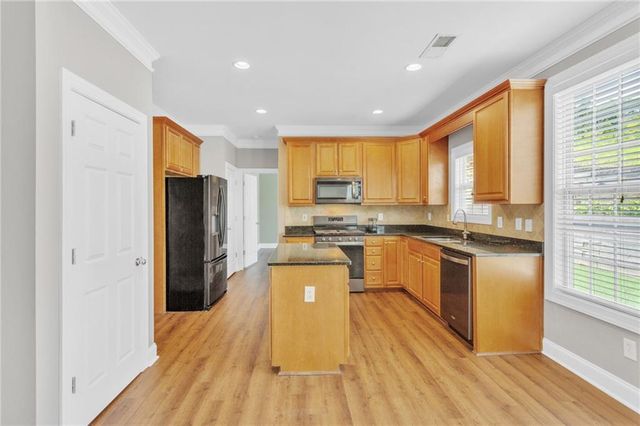 5751 Vinings Place Court SE, Mableton, GA 30126