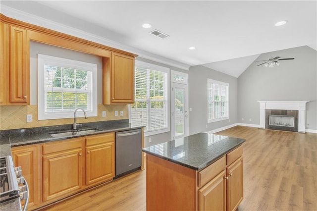 5751 Vinings Place Court SE, Mableton, GA 30126