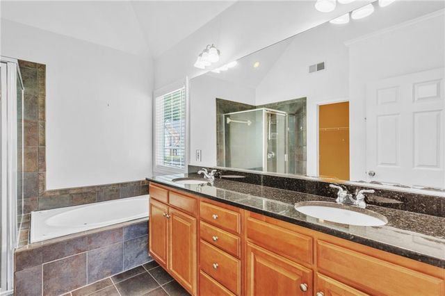 5751 Vinings Place Court SE, Mableton, GA 30126