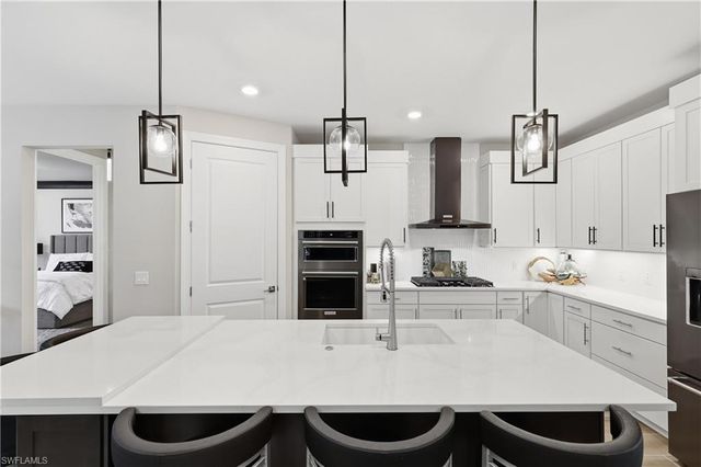 6678 Pennyroyal DR, Naples, FL 34114