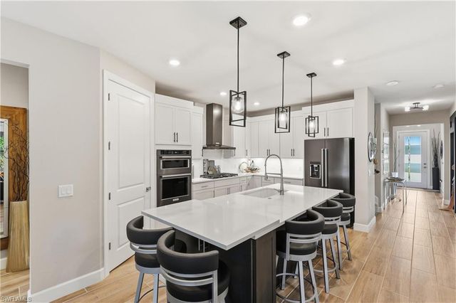 6678 Pennyroyal DR, Naples, FL 34114