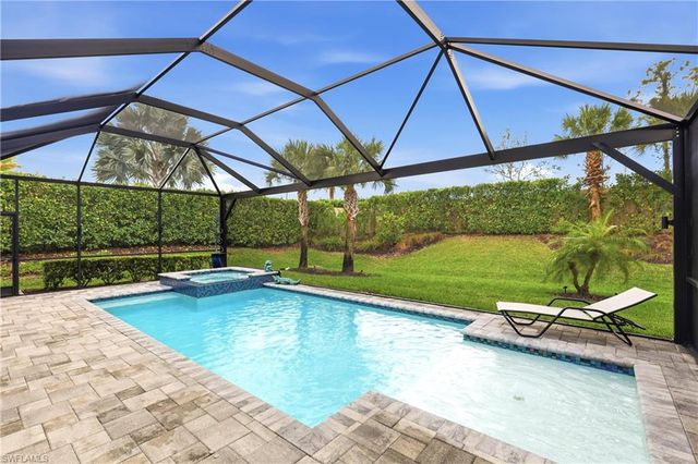 6678 Pennyroyal DR, Naples, FL 34114
