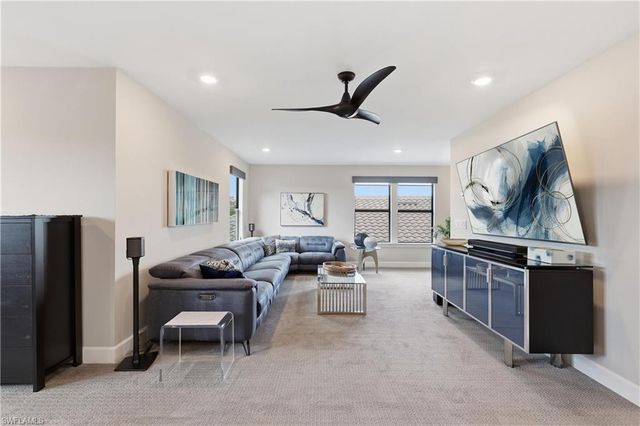 6678 Pennyroyal DR, Naples, FL 34114