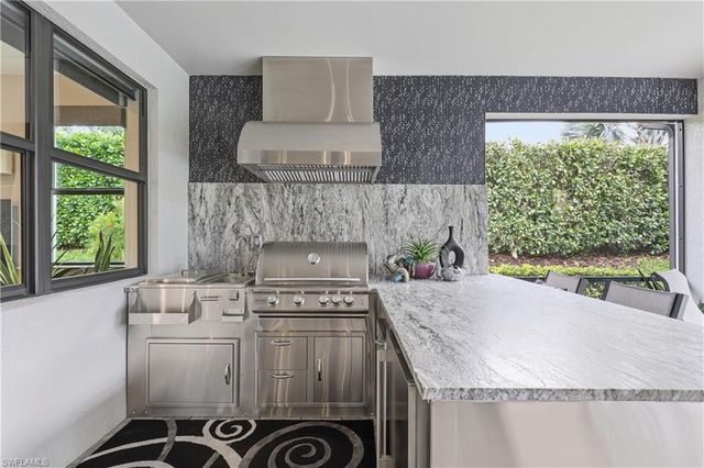 6678 Pennyroyal DR, Naples, FL 34114