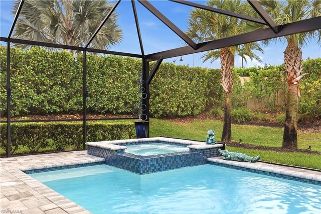 6678 Pennyroyal DR, Naples, FL 34114