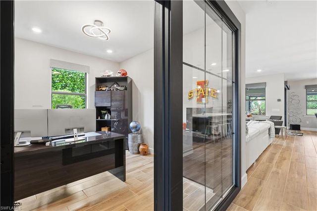 6678 Pennyroyal DR, Naples, FL 34114