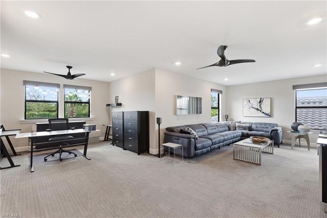 6678 Pennyroyal DR, Naples, FL 34114