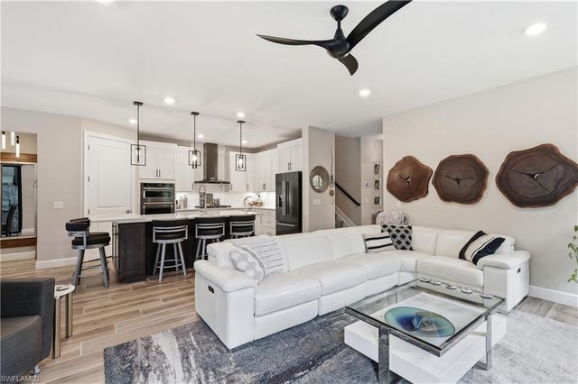 6678 Pennyroyal DR, Naples, FL 34114