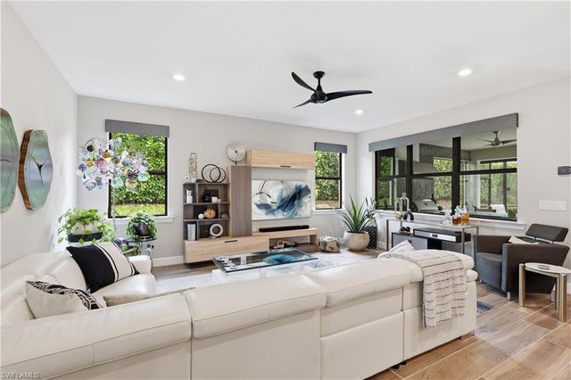 6678 Pennyroyal DR, Naples, FL 34114