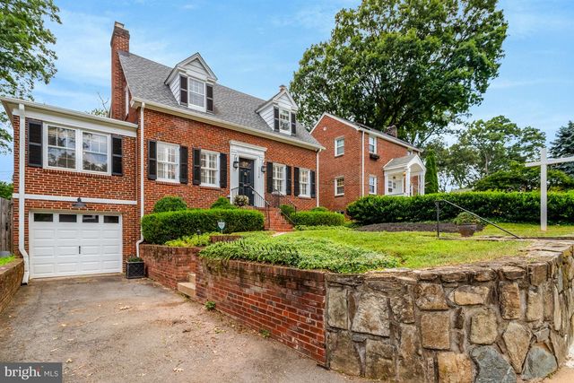 1114 HARRISON ST N, Arlington, VA 22205