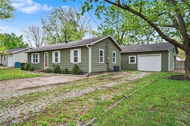 410 S Jefferson Street, Spring Hill, KS 66083